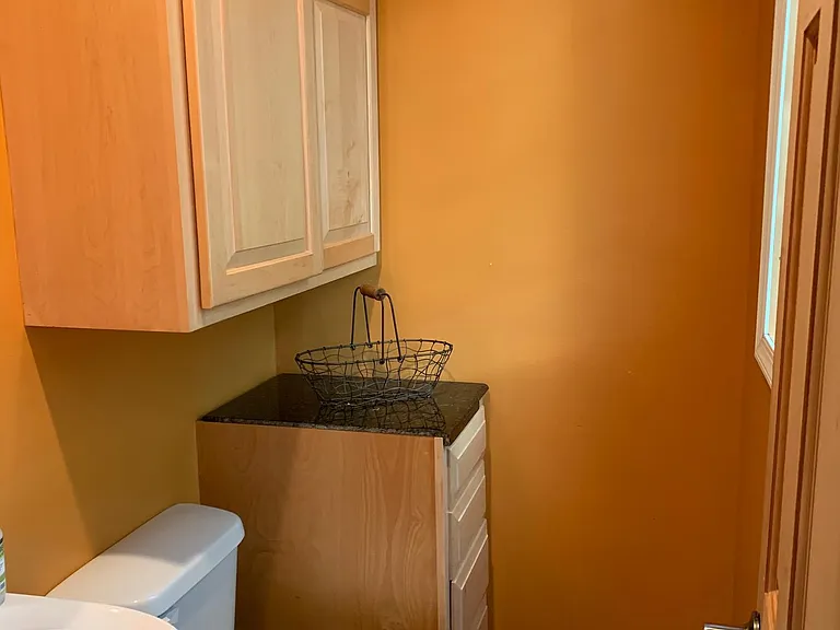 1203 W Johnson St — Photo 14