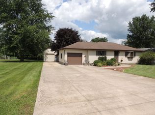 813 N 2803rd Rd, Utica, IL 61373