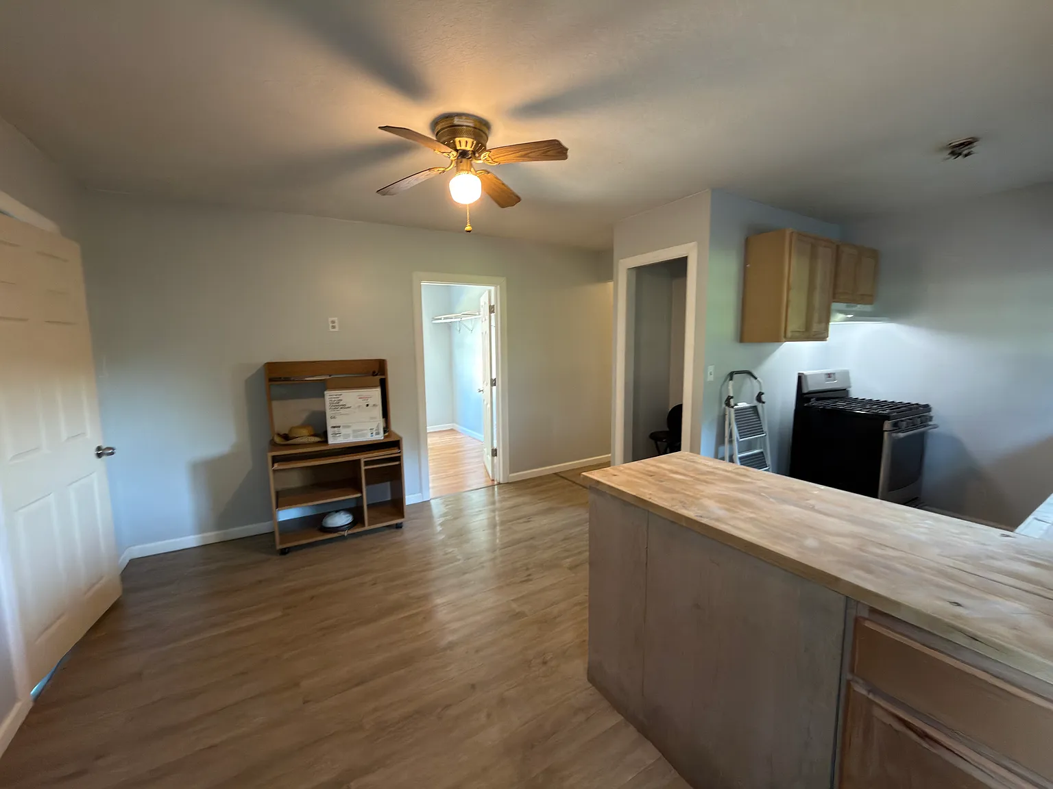 3 bed, 672 sqft, $1,000 — Photo 4