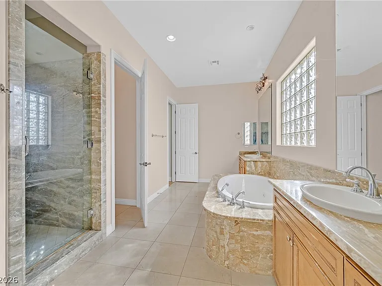2184 Pont National Dr — Photo 18