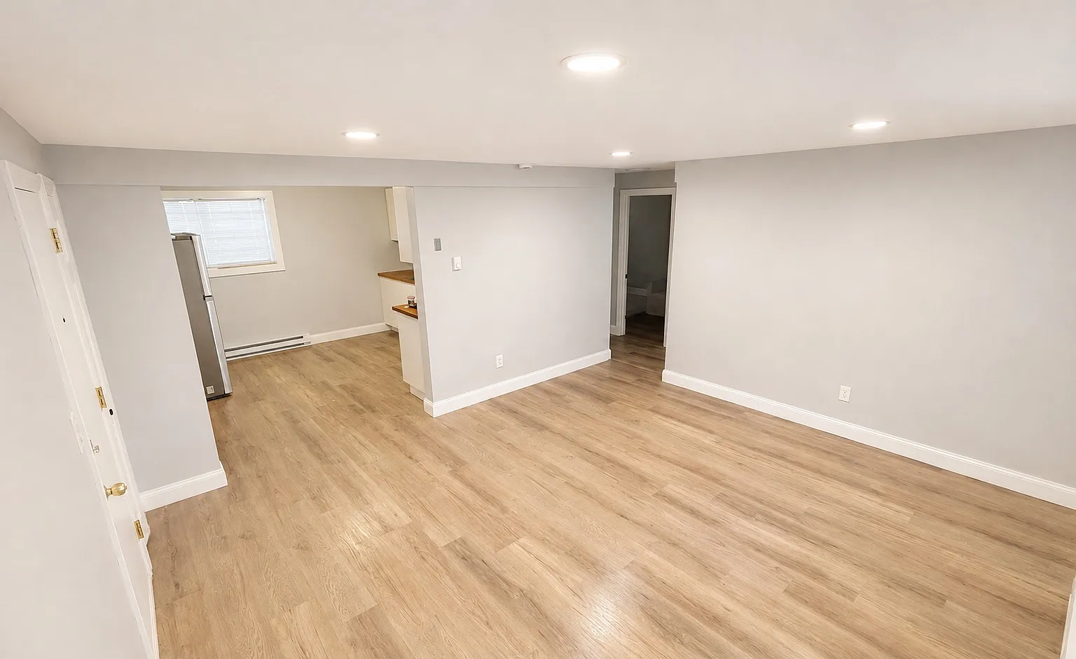 2 bed, 816 sqft, $2,400 — Photo 1