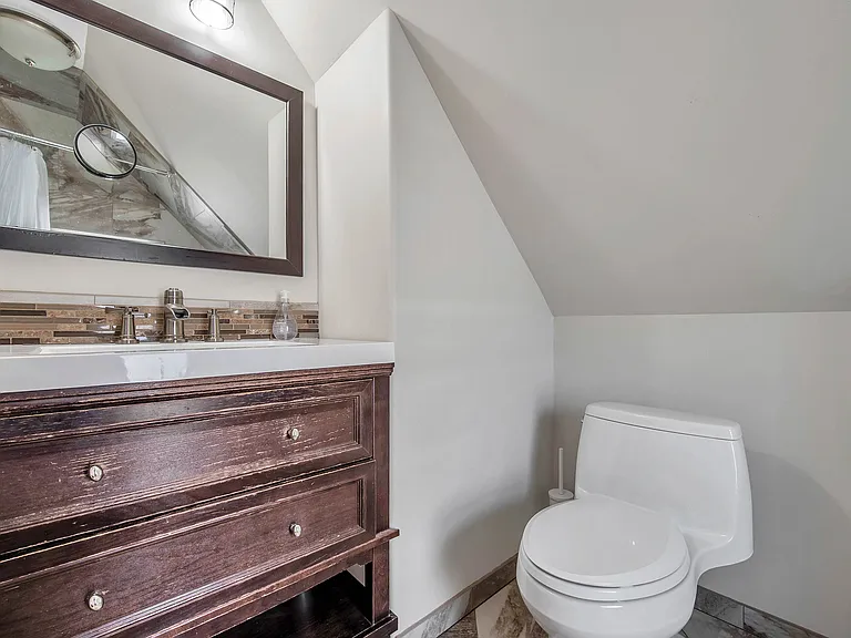 29 Whitman Ave — Photo 25