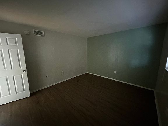 4th image of 3855 Broadway APT 201