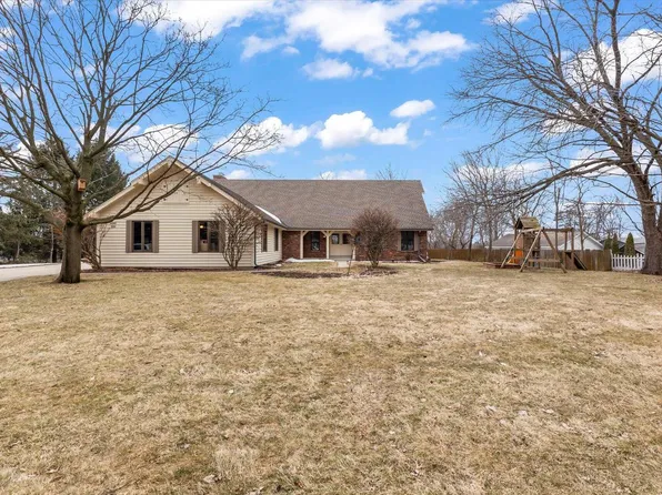 W294N5383 Merton AVENUE, Hartland, WI 53029
