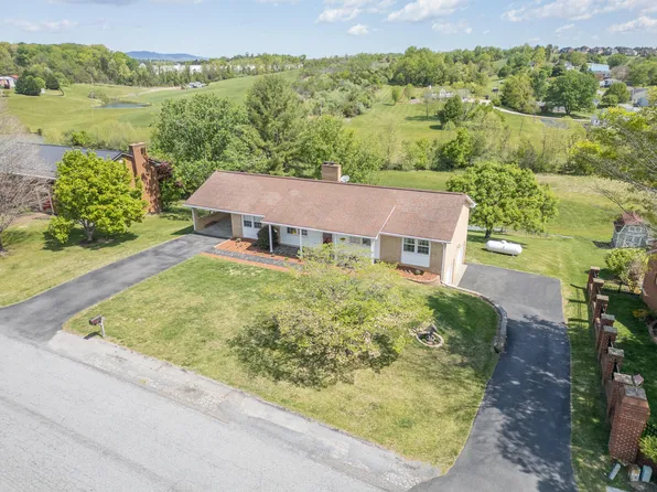 96 Westridge Dr, Daleville, VA 24083