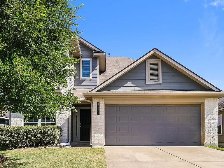 1966 Briar Grove Dr — Photo 1