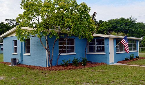 1st image of 202 Redland Dr