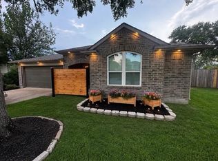 1835 Oak Ridge Dr, Kemah, TX 77565