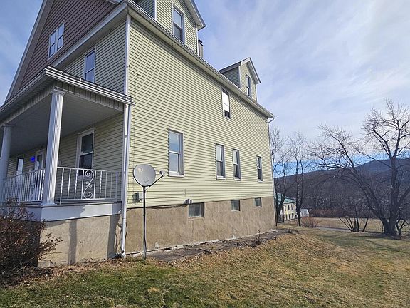 3rd image of 1044 John Ave