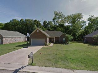 120 Rose Perkins Evans Dr, Starkville, MS 39759