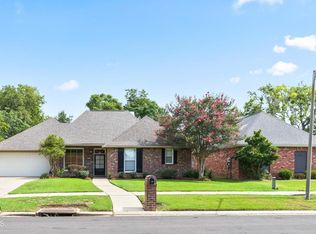 120 Briarmeadow Dr, Lafayette, LA 70508