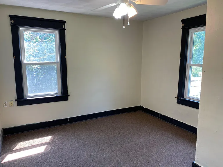 294 Zeller Ave — Photo 8