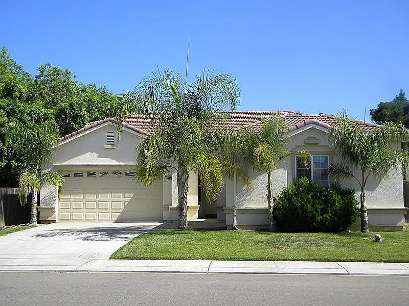 4905 Corona Way photo 1