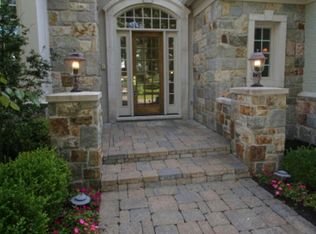 6223 Dakota Cir, Bloomfield Hills, MI 48301