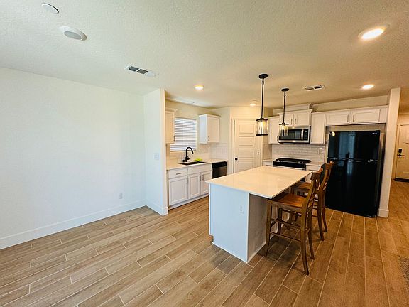 4th image of 624 Sansoni Ct