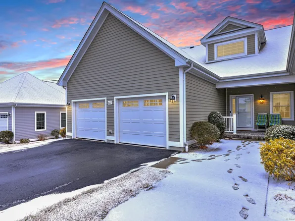 137 Sunrise Hill Circle #137, Orange, CT 06477