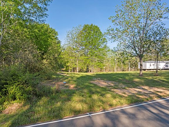 3rd image of 503 Courtney Rd