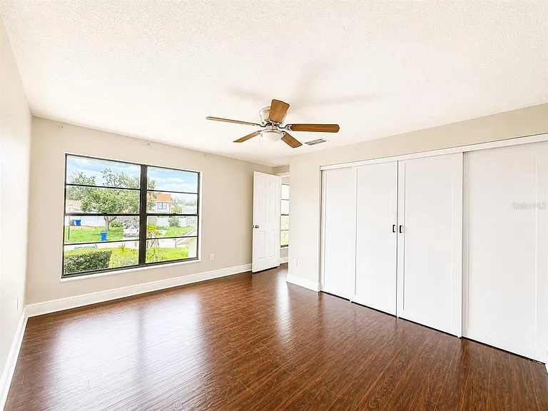 5104 Springwater Ct — Photo 27