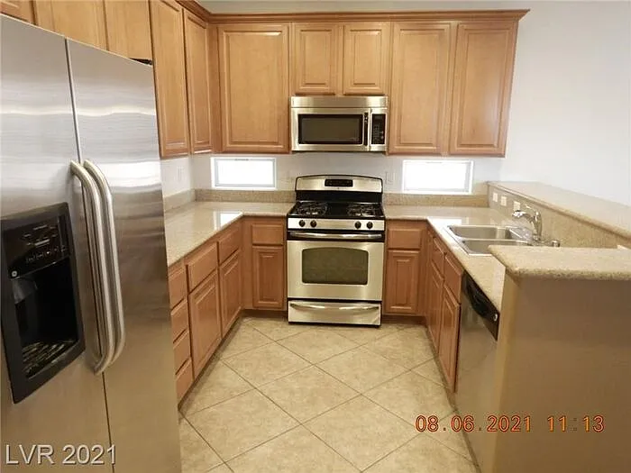 711 Taliput Palm Pl — Photo 8