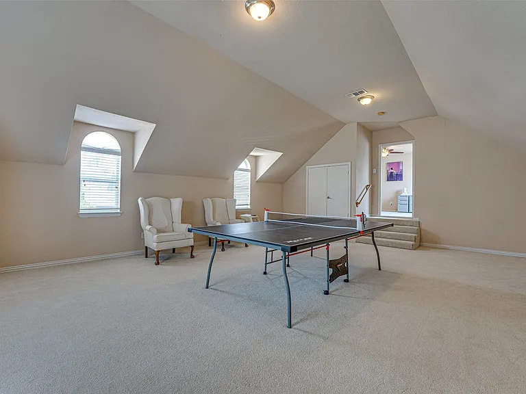 14 Center Ct — Photo 11