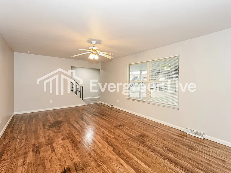 10620 Bradbury Dr — Photo 3