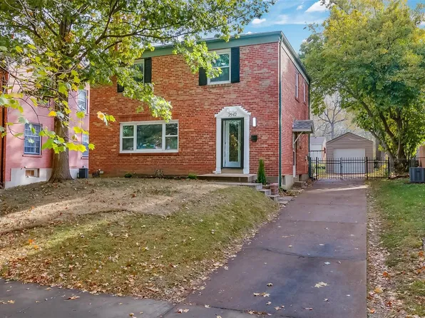 2942 Arlmont Dr, Saint Louis, MO 63121