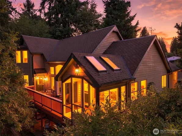 8025 45th Avenue NE, Seattle, WA 98115