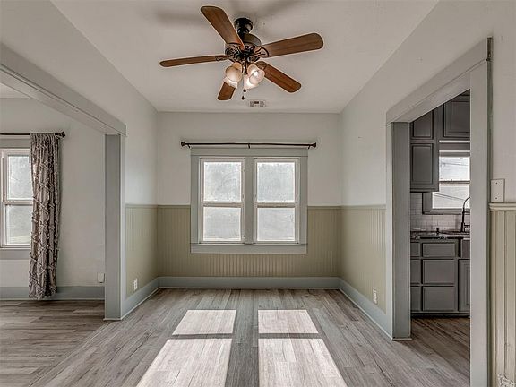 5th image of 1801 W Warner Ave