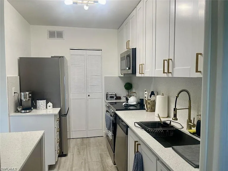 788 Park Shore Dr #H36 — Photo 3