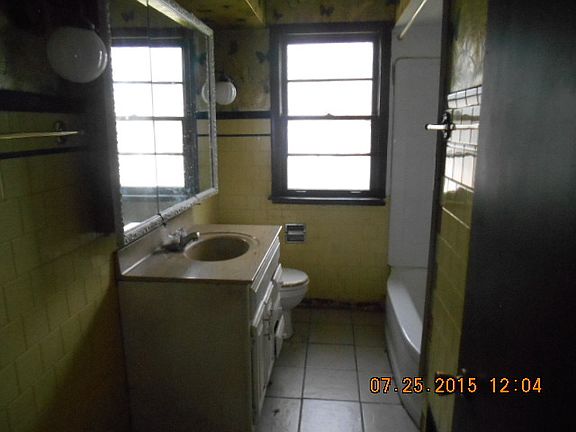 3rd image of 13608 S Wentworth Ave