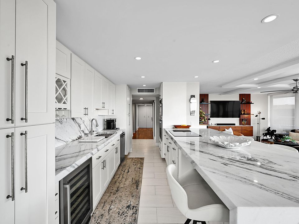 1st image of 800 Jeffery Street #411