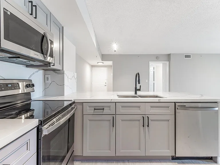 2600 S University Dr #208 — Photo 4