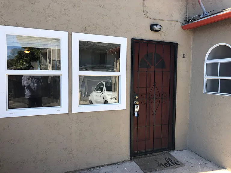 Beautiful Upgraded Studio apartment in the heart of Pacific Beach! — Photo 1