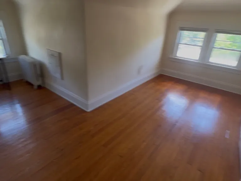 2261 Maplewood Rd — Photo 6