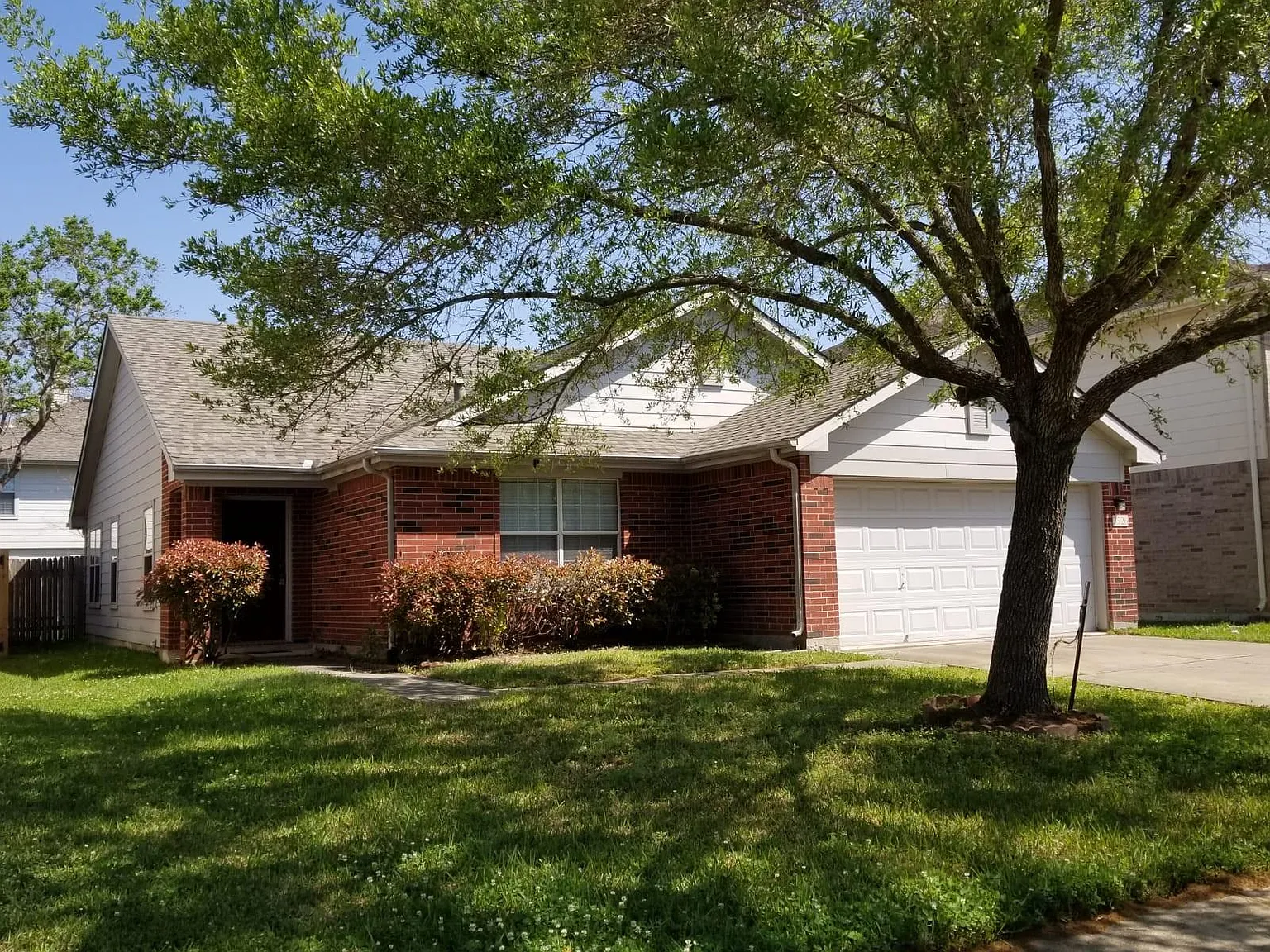 3 bed, 2.0 bath, 1648 sqft, $1,895 — Photo 2