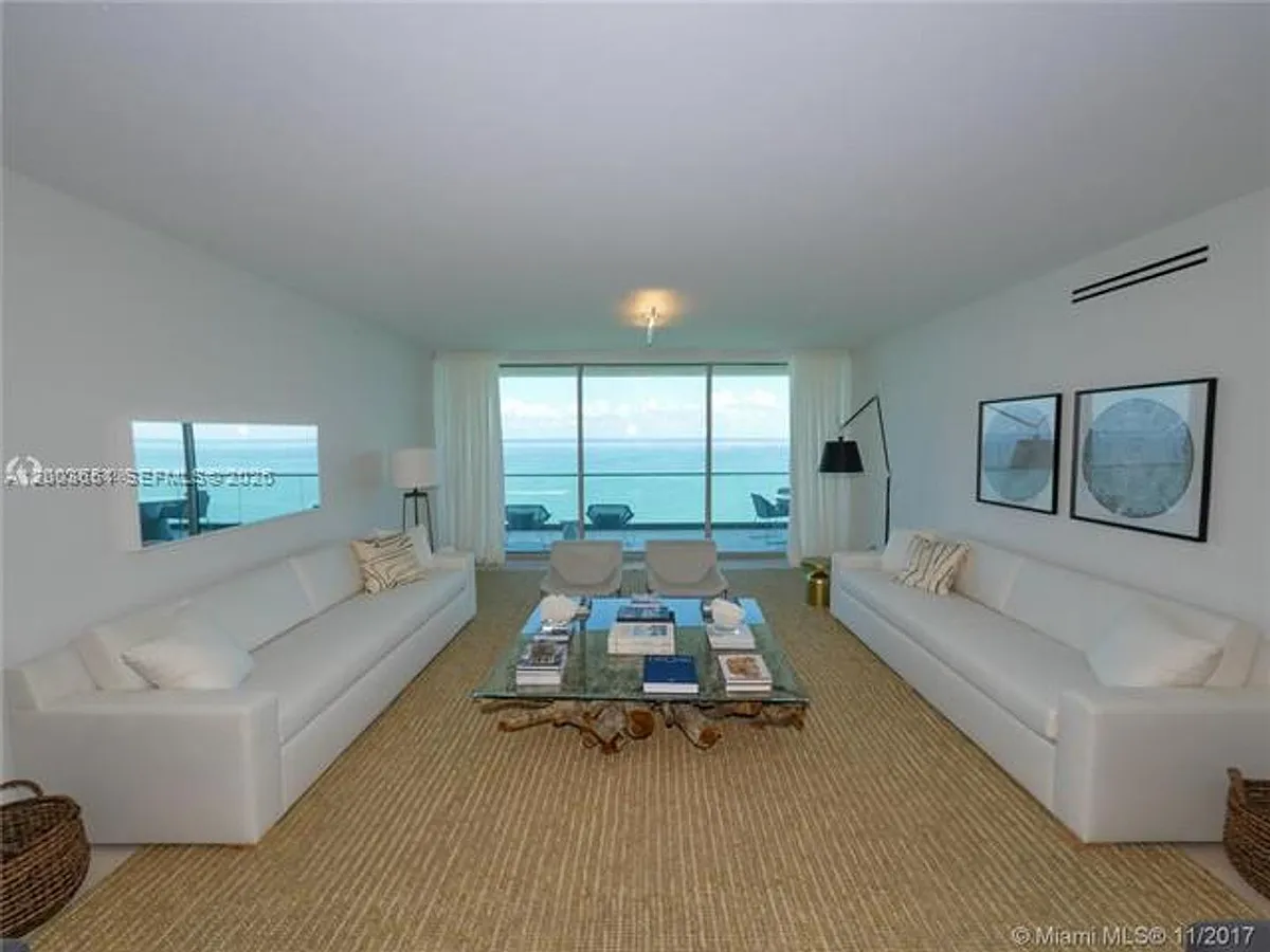Building Photo - 10201 Collins Ave #2006