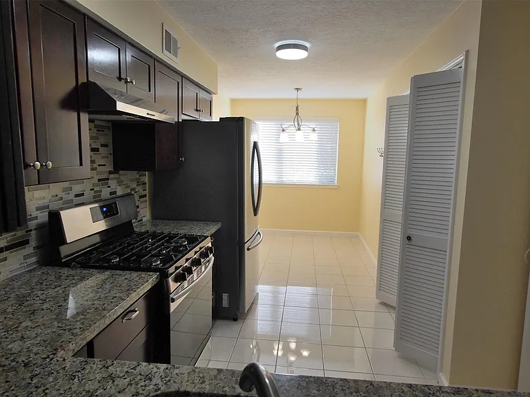 15312 Gorham Dr — Photo 12