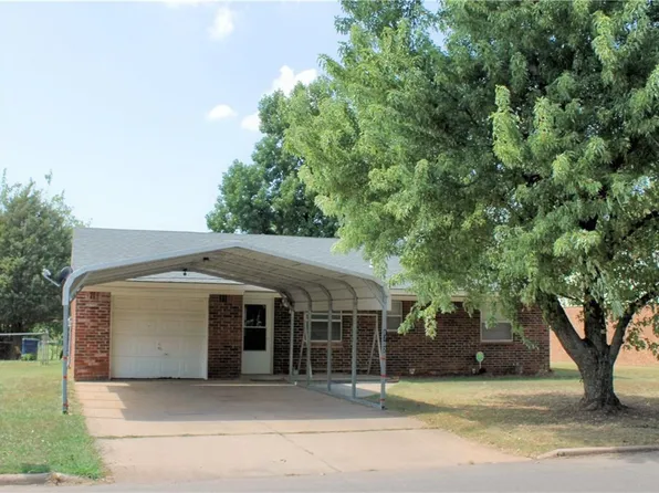 1702 Pecan Grove St, Tecumseh, OK 74873