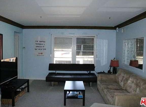 5th image of 925 S Manhattan Pl
