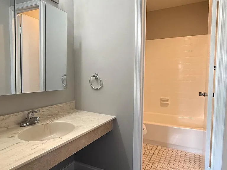2819 Banks Ct — Photo 18