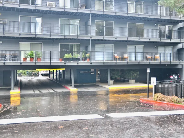 200 Burnham Rd Unit 209, Lake Oswego, OR 97034