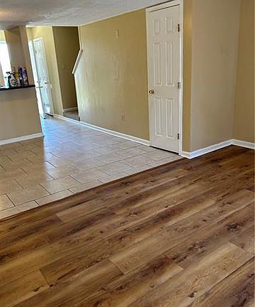 5th image of 10710 Roger Dr APT A