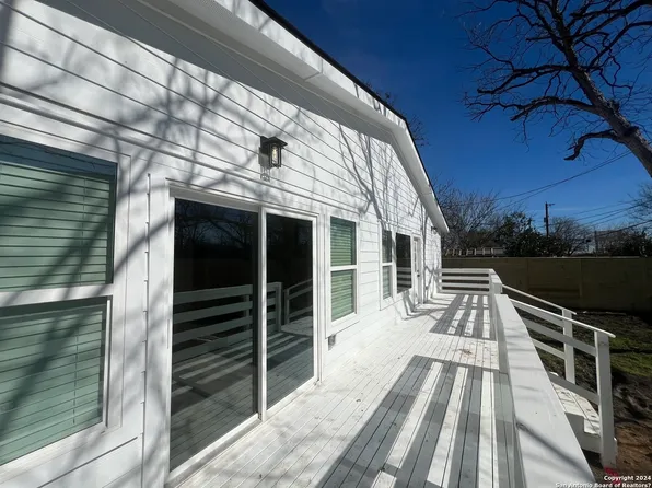 118 KINDER DR, San Antonio, TX 78212