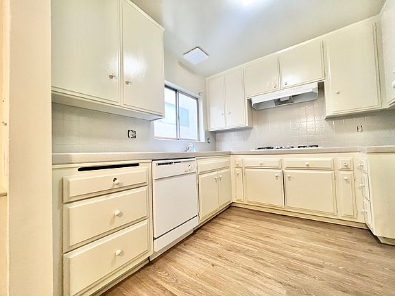 4th image of 1831 Glendon Ave APT 1