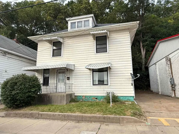 167 Sinsinawa Ave, East Dubuque, IL 61025