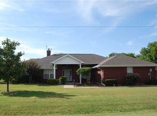 304 W Houston St, Abbott, TX 76621