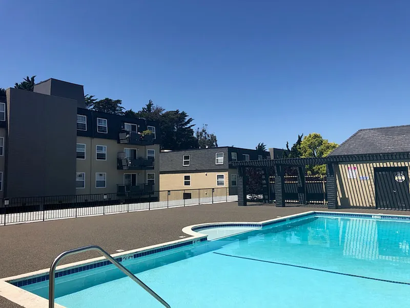 Skycrest Apartments — Photo 2
