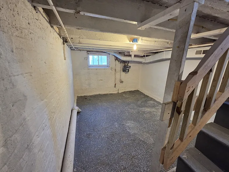 500 N Port St — Photo 14