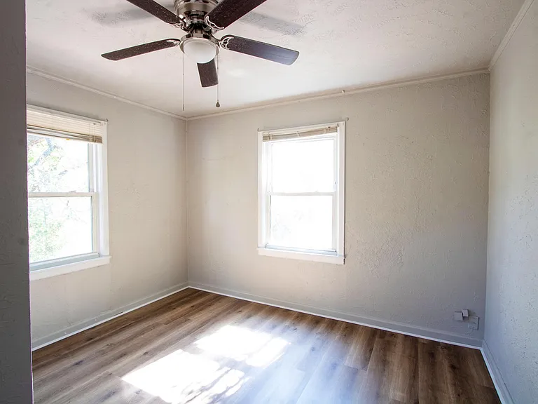905 N Wilson Ave #A — Photo 16