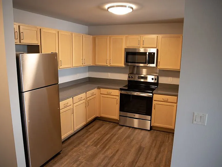 Regency Place — Photo 8